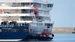 Die „Hondius“ ist im Hafen von Granadilla im Süden von Teneriffa angekommen. Für 150 Passagiere ...