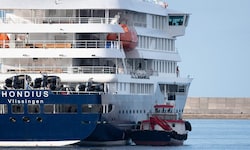 Die „Hondius“ ist im Hafen von Granadilla im Süden von Teneriffa angekommen. Für 150 Passagiere ...
