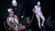 „St. Falstaff“ an der Burg mit Maria Happel, Oliver Nägele und Bibiana Beglau (v. li. n. re.)