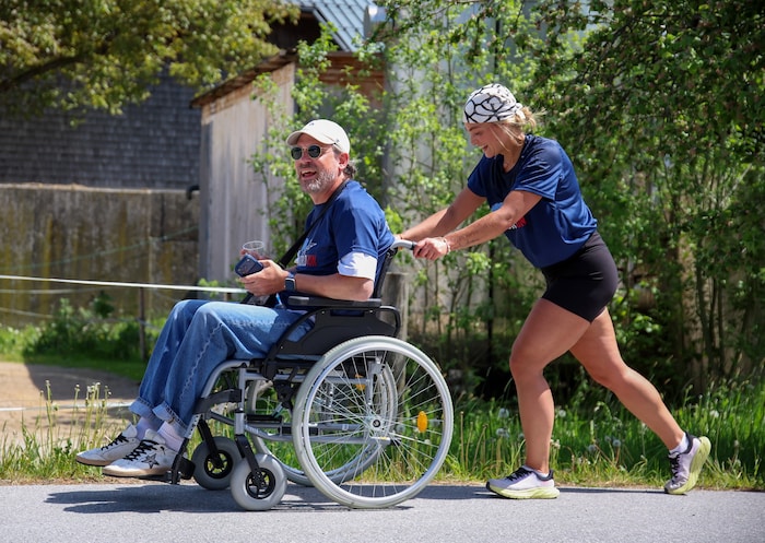 Stephi schob ihren Arbeitskollegen Max in Thalgau mehr als 8,5 Kilometer.