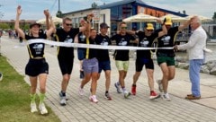 Im Ziel! Gemeinsam wurde in Podersdorf mit viel Freude über die Ziellinie gelaufen. Nach vielen, ...