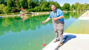 Andreas Rindler hat seit 33 Jahren im Fürstenfelder Freibad alles im Griff.