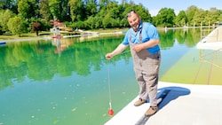 Andreas Rindler hat seit 33 Jahren im Fürstenfelder Freibad alles im Griff.