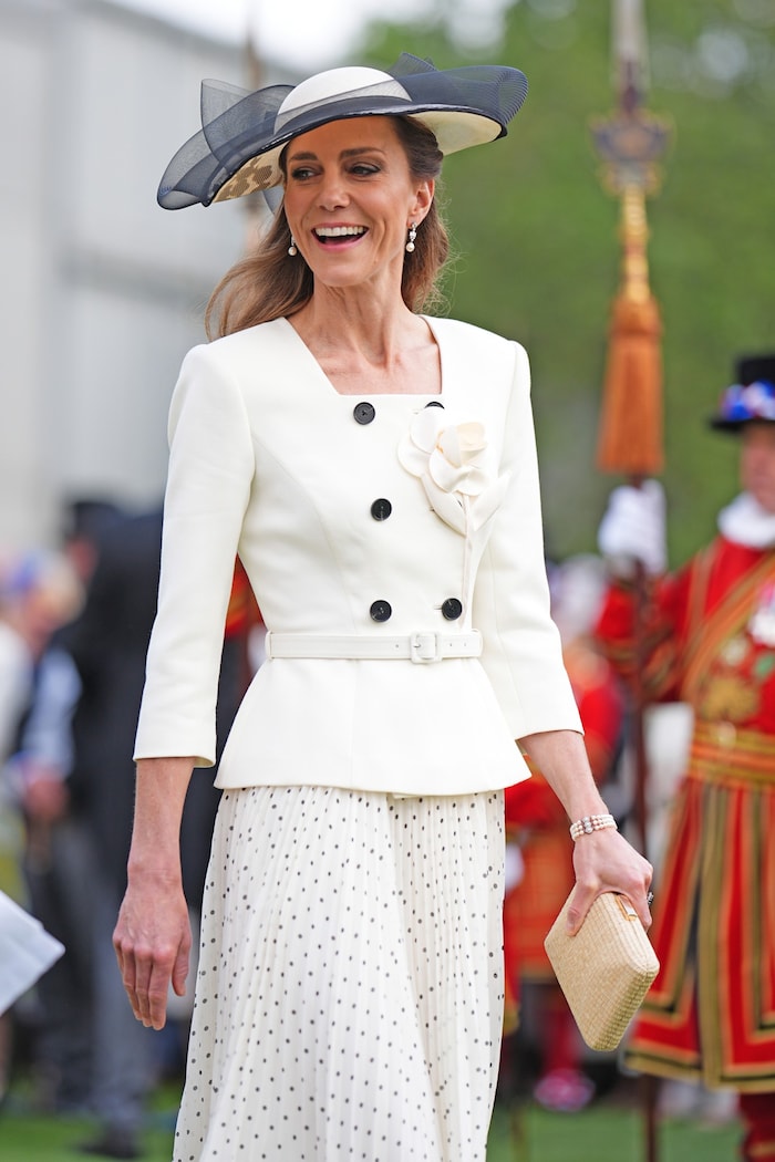 Prinzessin Kate setzte auf einen Look von Self-Portrait – ein Label, das sie sehr gerne trägt.