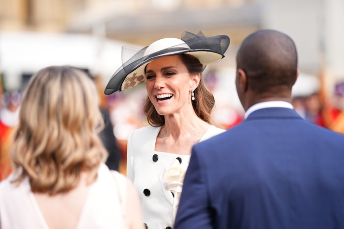 Kate unterhielt sich an diesem Nachmittag blendend mit ihren Gästen.