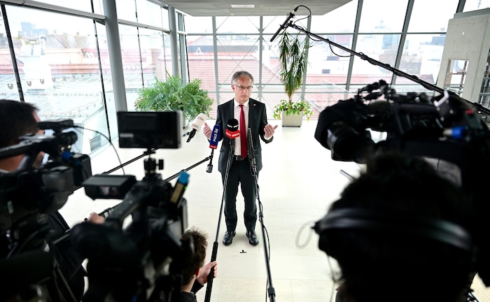 Finanzminister Marterbauer macht es seinen Regierungskollegen nicht leicht.