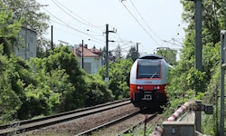 Der Ausbau der fünf Kilometer langen Strecke wurde durch Einsprüche vor Gericht jahrelang immer ...