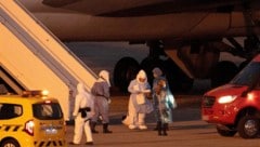 Australiens Regierung hat eine strikte Quarantäne für die ehemaligen Passagierinnen und ...