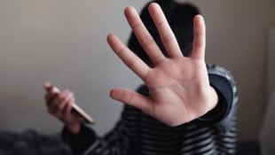 Wegen der hohen Anzahl an Missbrauchsdarstellungen von Minderjährigen im Netz schlägt die ...