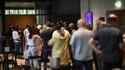 Sie alle warteten auf Song Contest-Starter, die im Wien Museum Interviews gaben. 