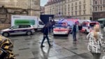 Fünf Polizeiautos sowie fünf Autos der Berufsrettung standen im Einsatz.