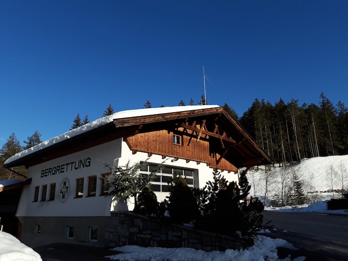 Das neue und aktuelle Bergrettungsheim, das 1996 eröffnet wurde.