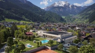 Soll soll das „Regionalbad Zillertal“ in Mayrhofen zukünftig aussehen. Es kostet 37 Millionen ...