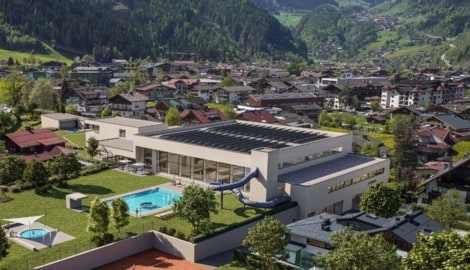 Das neue Regionalbad in Mayrhofen gibt es vorerst nur als Visualisierung – wird es Realität?