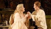 Camilla Nylund als „Feldmarschallin“ mit „Octavian“ Samantha Hankey (re.)