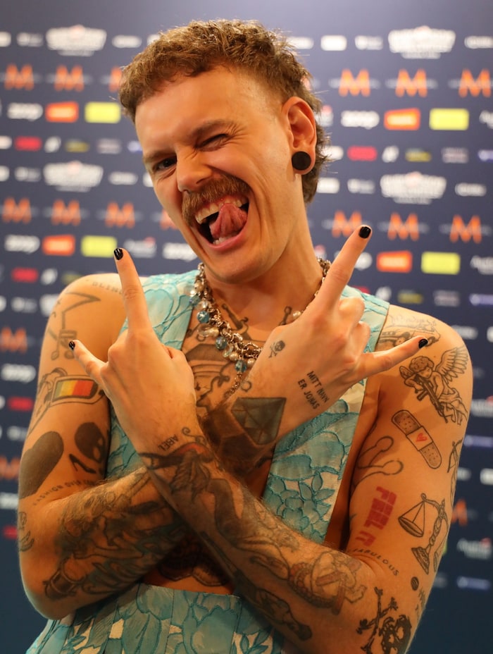 Ist Jona Lovv zu sexy?