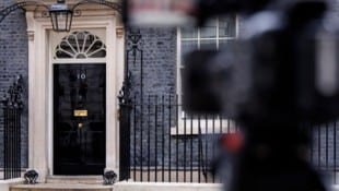 Ranghohe Ministerinnen fordern, dass Keir Starmer sein Büro in der Downing Street 10 verlässt.
