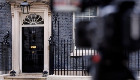 Ranghohe Ministerinnen fordern, dass Keir Starmer sein Büro in der Downing Street 10 verlässt.