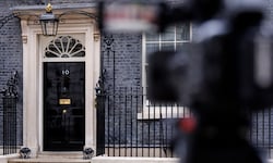 Ranghohe Ministerinnen fordern, dass Keir Starmer sein Büro in der Downing Street 10 verlässt.