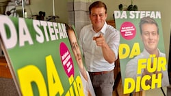 900 Plakate mit Stefan Kaineders Telefonnumnmer werden in den kommenden Tagen in ganz ...
