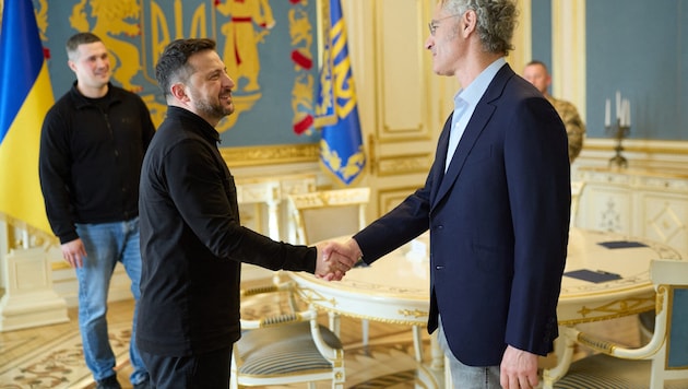 Selenskyj beim Treffen mit Palantir-CEO Karp (rechts)