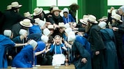 Im Theater an der Wien spielt Verdis Oper „Stiffelio“ in einer abgeschotteten Amish-Gemeinde in ...