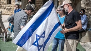 Israelis während einer „Siedlungsfeier“ im Westjordanland