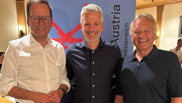 OÖ-Verbandspräsident Kumpfmüller (l.) mit Vize Hans Pum (r.) und Tom Trinker.