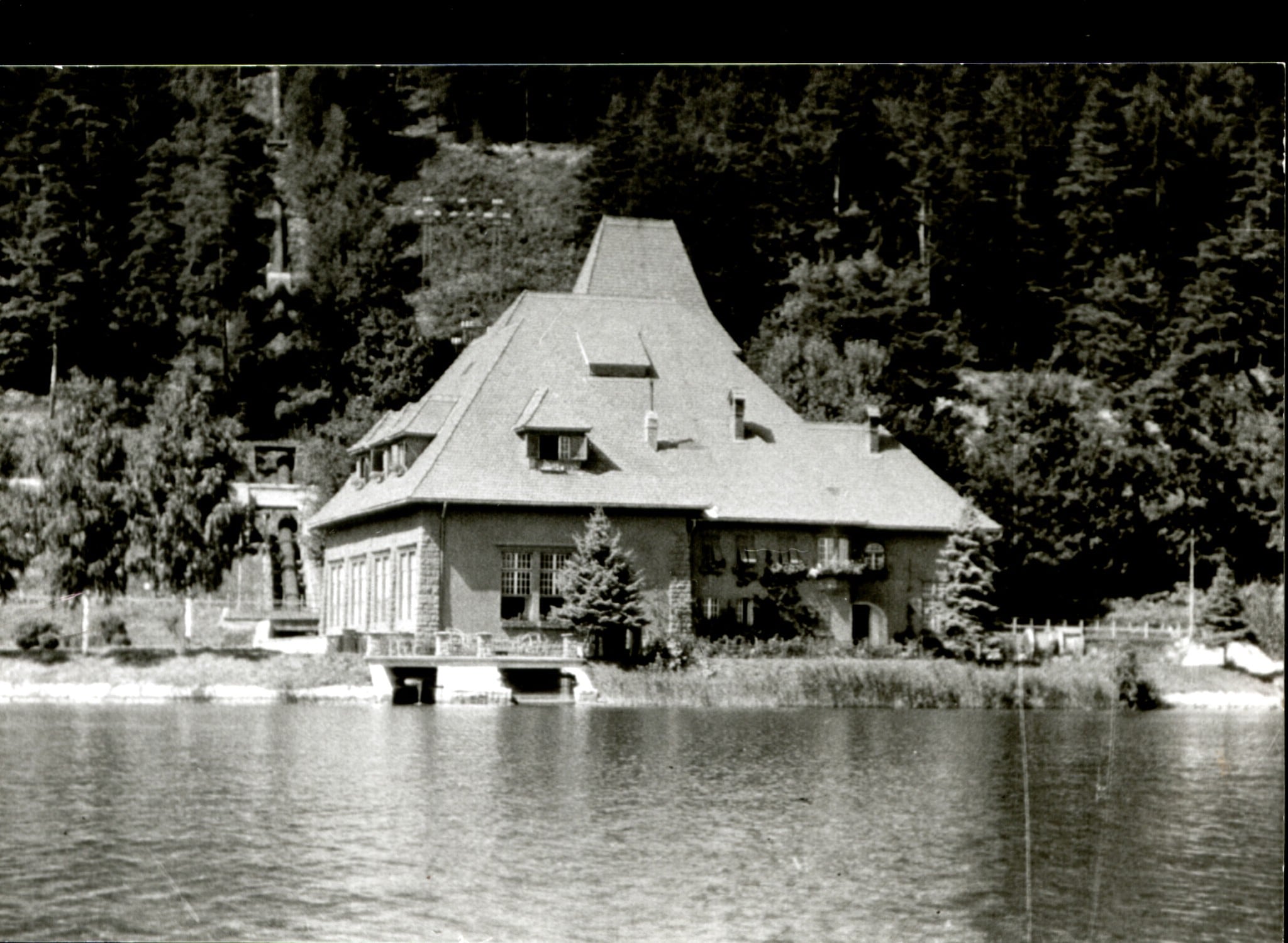 Das Kraftwerk am Forstsee wurde 1925 errichtet.