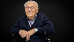 Albrecht Weinberg hat in jungen Jahren die Lager von Auschwitz, Mittelbau-Dora und Bergen-Belsen ...