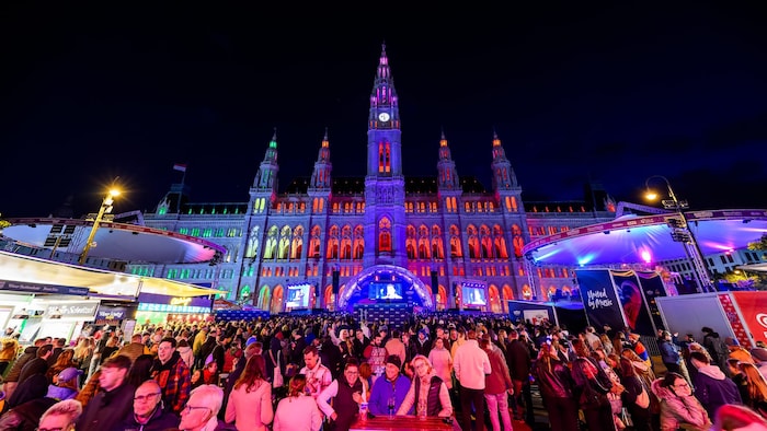 Auch am Rathausplatz wurde gefeiert, gefiebert und gejubelt.