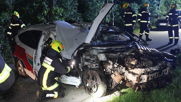 Wie durch ein Wunder wurde der Lenker bei dem Unfall nur leicht verletzt.