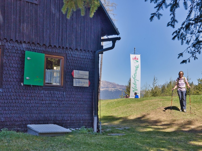 Die Fohnsdorfer Hütte, auf 1490 Metern gelegen, ist ein beliebtes Ausflugsziel.
