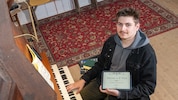 Die Orgeln in der Stadtfarrkirche Ferlach und Maria Rain kennt Nicklas Dovjak bestens. Beide ...
