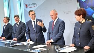 Vorarlbergs Landeshauptmann Markus Wallner mit Bundesminister Gerhard Karner. 