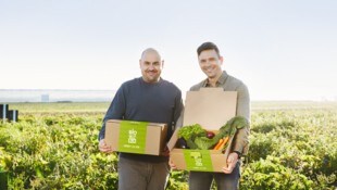 Michael Pilsel und Christoph Mick mit ihren Biovitboxen.