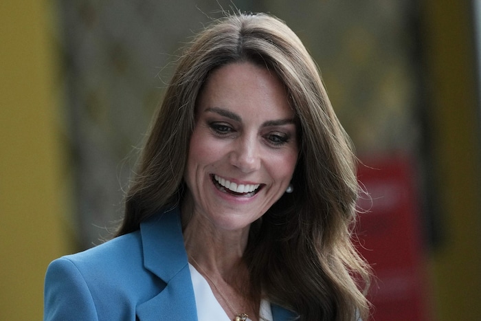 Kate, die einige Zeit lang in Florenz studiert hat, spricht übrigens Italienisch, „aber ...