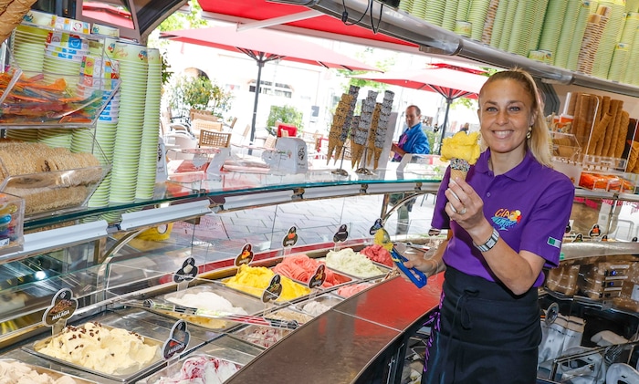 Natürlich gibt es in der Halleiner Altstadt auch essbares Eis.