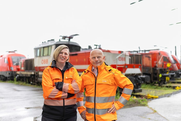 Elisabeth Glanz mit ihrem Chef und Regionalleiter Thomas Ogris.