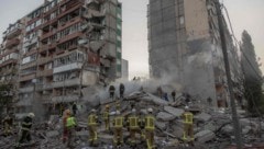 Unter den Trümmern in der Hauptstadt werden noch Menschen vermutet.