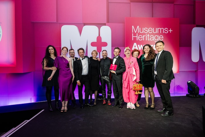 Marko Mele, Direktor des Universalmuseums Joanneum (rechts), Barbara Kaiser, Kuratorin, (3. v. ...