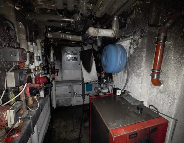 Laut ersten Erhebungen dürfte ein technischer Defekt in der Heizungsanlage zu dem Brand geführt ...
