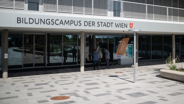 Verliebte Blicke und viel Getuschel gab es über Monate. Die junge Kindergärtnerin und der ...
