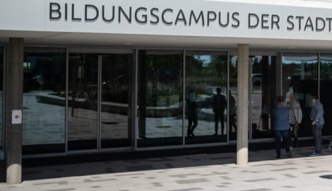 Verliebte Blicke und viel Getuschel gab es über Monate. Die junge Kindergärtnerin und der ...