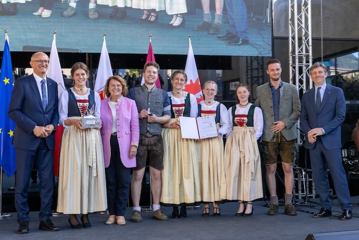 Als eines von insgesamt acht Projekten wurde „Insa Zukunft in kloane Händ“ der ...