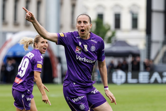 Great jubilation after the decisive goal.