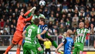 Austria Lustenau verwandelt einen Elfmeter zur erneuten Führung.