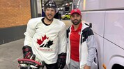 Heinrich mit seinem größten Idol, Kanadas Superstar Sidney Crosby