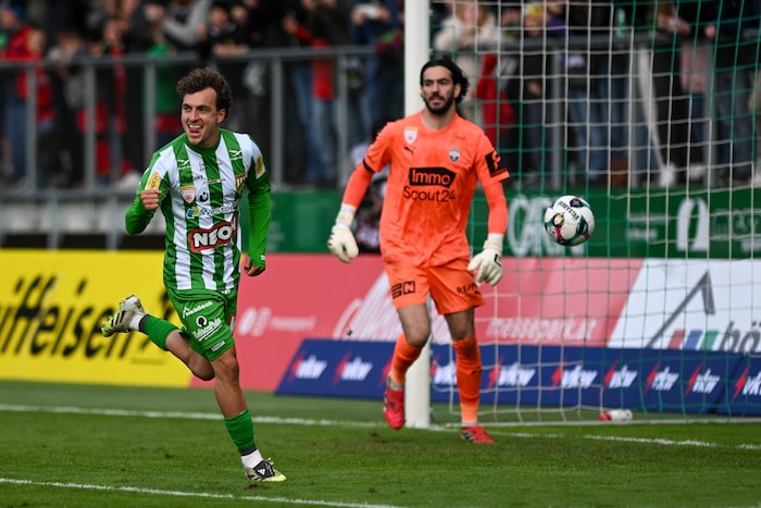 Spielmacher Sacha Delaye fixierte den 2:1-Siegtreffer souverän vom Elfmeterpunkt.