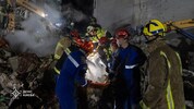 Seit der Nacht arbeiten Rettungskräfte unermüdlich in den Trümmern.